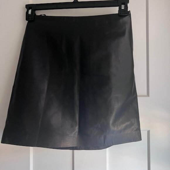 Banana Repulic Black leather skirt NWTO size 2 - Picture 1 of 5